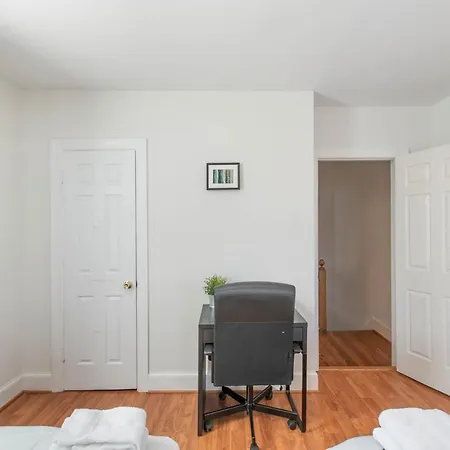 3Br Colonial House W Parking By Cozysuites Alexandria Exterior photo