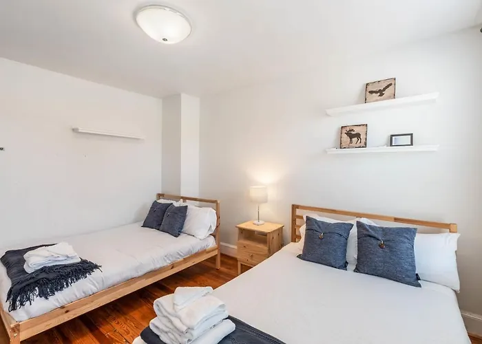 3Br Colonial House W Parking By Cozysuites