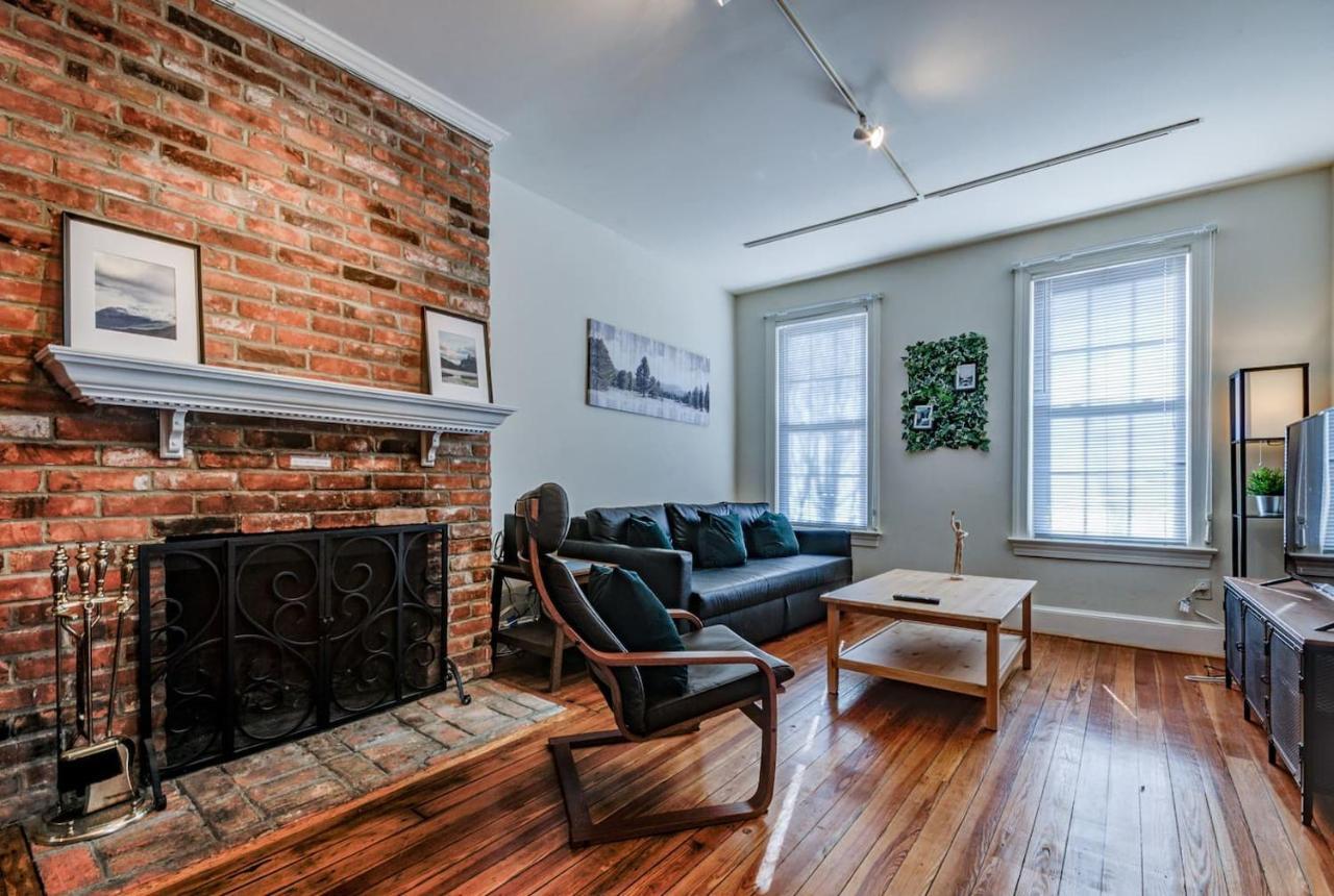 3br Colonial House W Parking By Cozysuites Holiday home