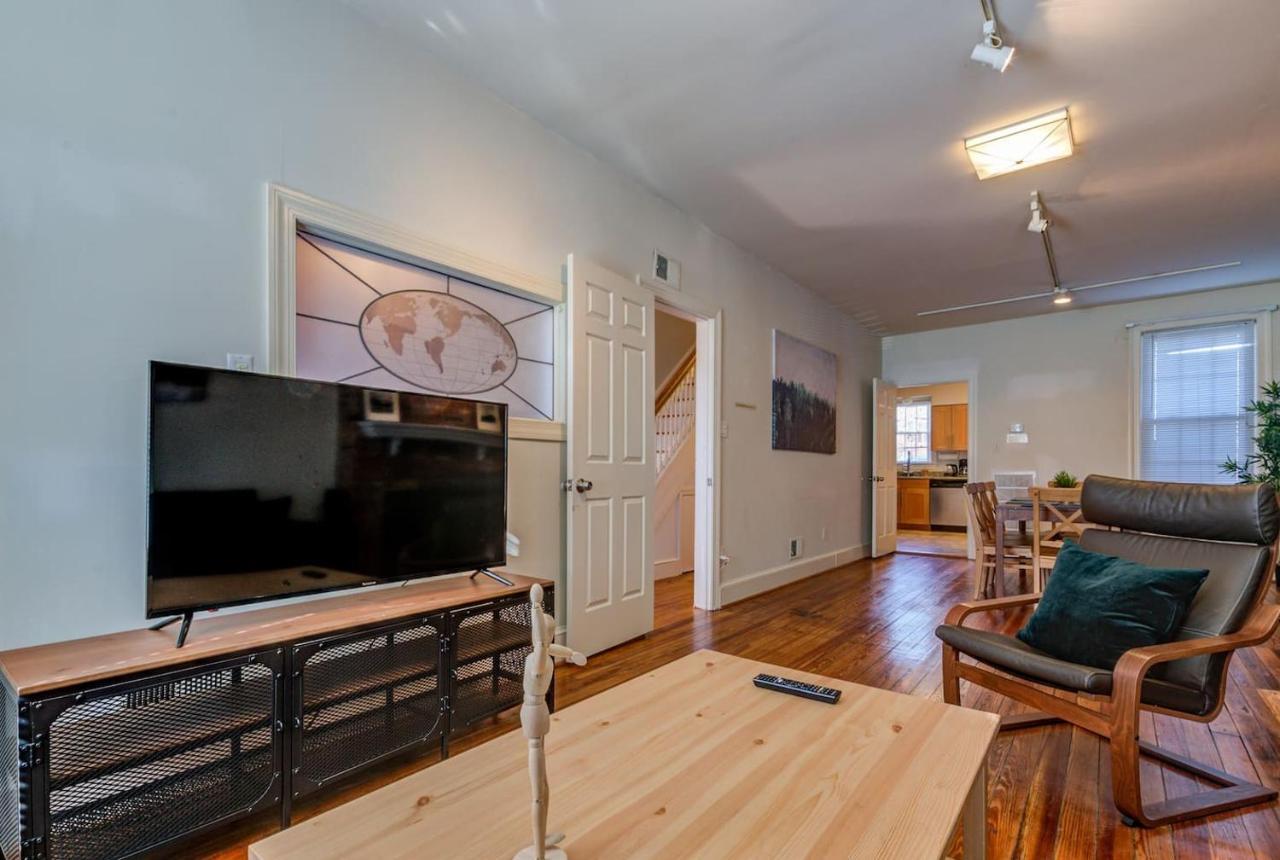 3br Colonial House W Parking By Cozysuites Holiday home