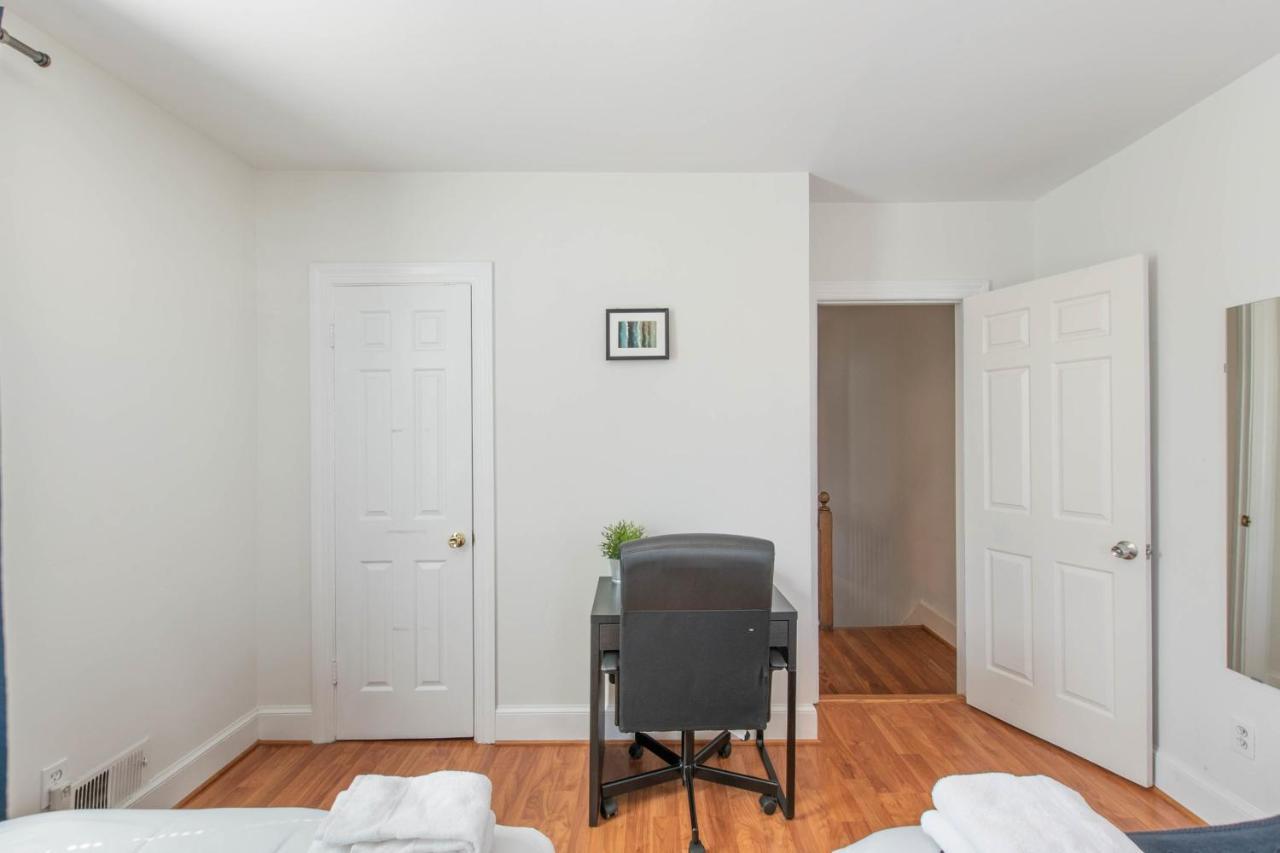 3br Colonial House W Parking By Cozysuites Holiday home *