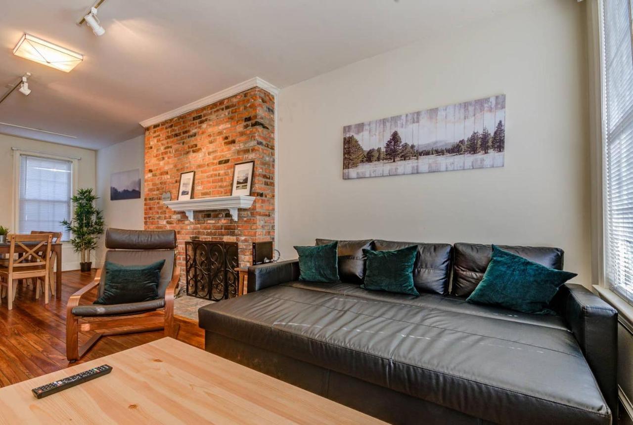3br Colonial House W Parking By Cozysuites Holiday home Alexandria