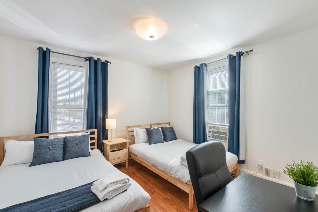 Holiday home 3br Colonial House W Parking By Cozysuites Alexandria