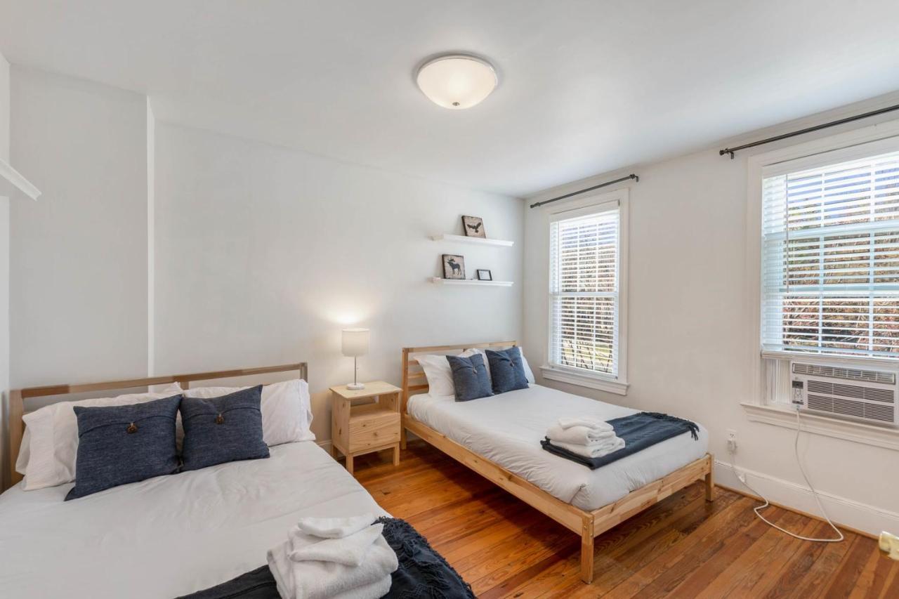 3br Colonial House W Parking By Cozysuites